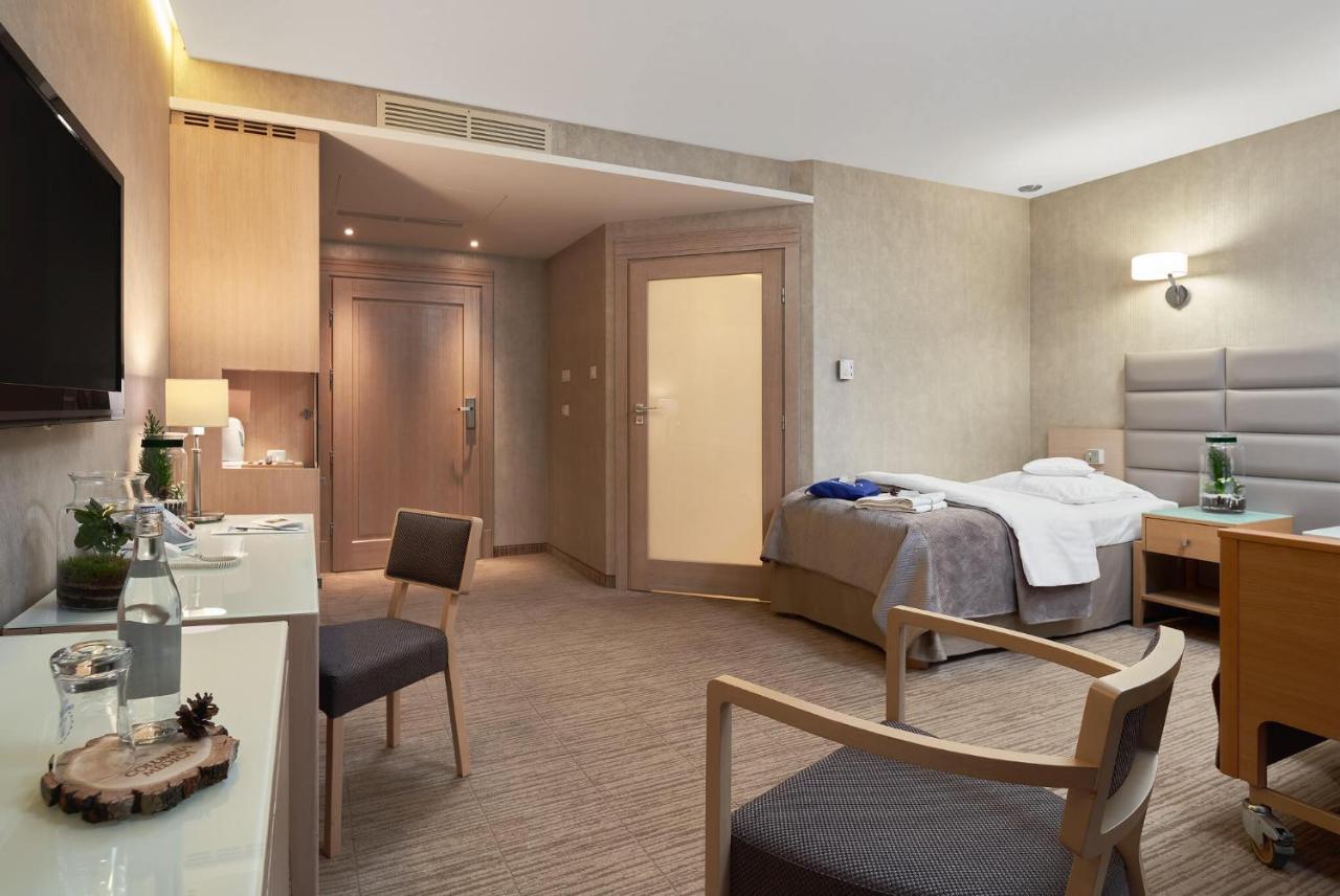 Columna Medica Otel Łask Dış mekan fotoğraf