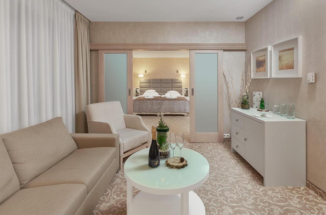 Columna Medica Otel Łask Dış mekan fotoğraf