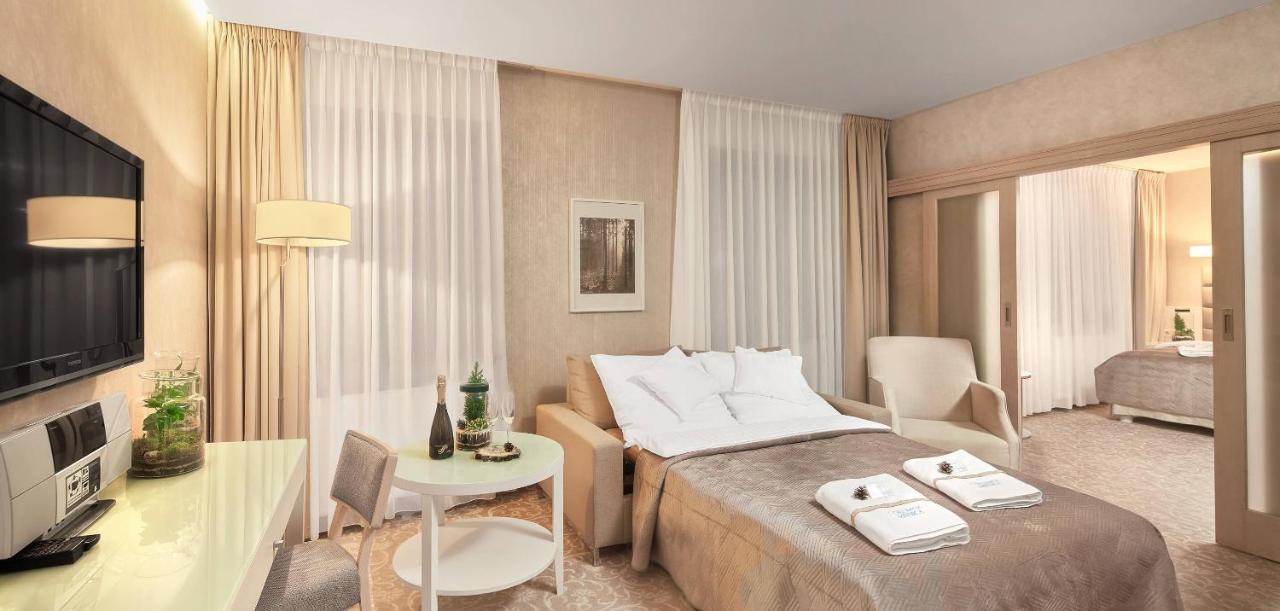 Columna Medica Otel Łask Dış mekan fotoğraf