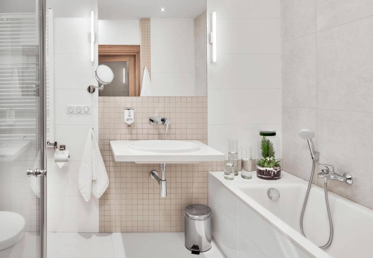 Columna Medica Otel Łask Dış mekan fotoğraf