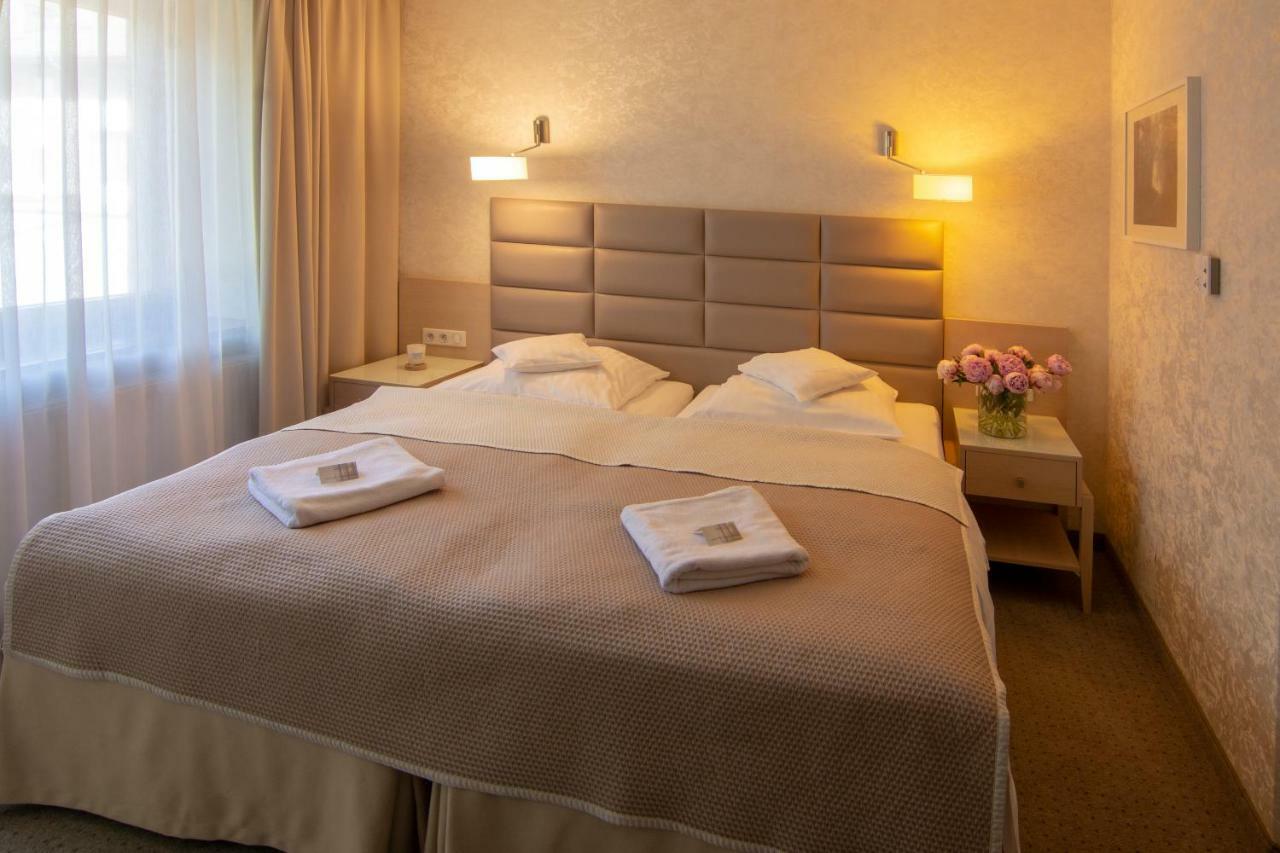 Columna Medica Otel Łask Dış mekan fotoğraf