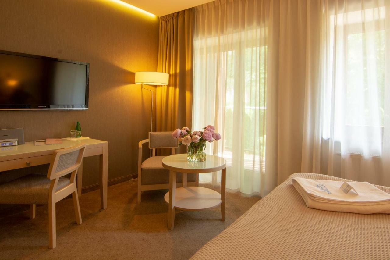 Columna Medica Otel Łask Dış mekan fotoğraf