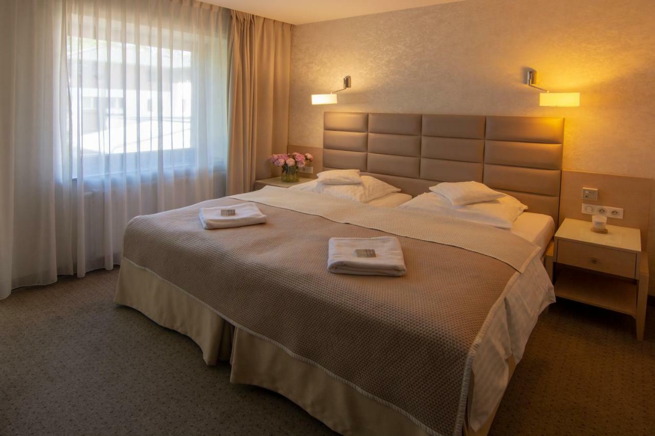 Columna Medica Otel Łask Dış mekan fotoğraf